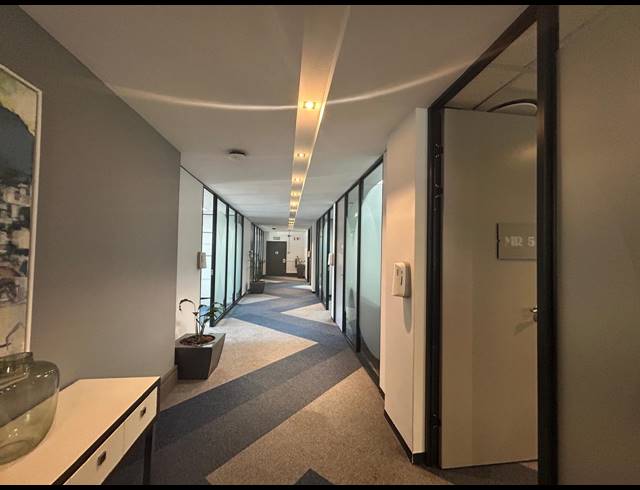 250M² OFFICE TO LET IN NEWLANDS